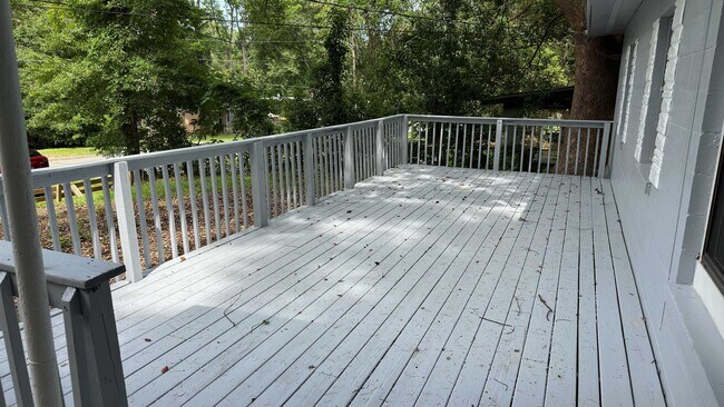 Building Photo - 1663 Sharkey St