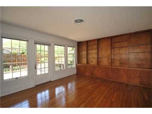 Foto del edificio - 1114 W 22nd St