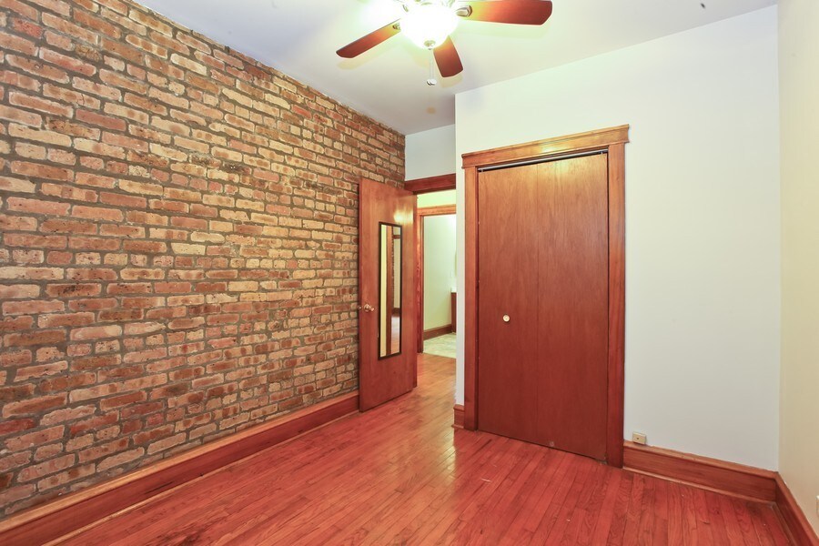 Primary Photo - 4122 N Sheridan Rd