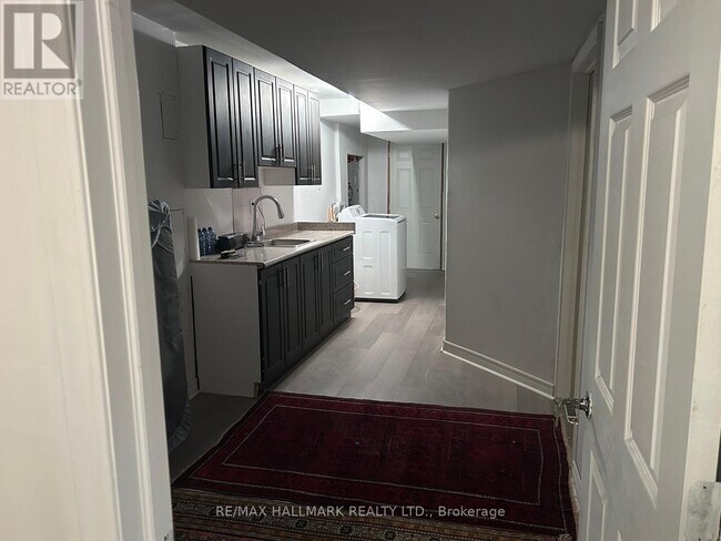 Photo du bâtiment - 531 Reeves Way Blvd