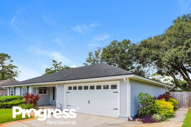 Building Photo - 11040 Mandarin Station Dr W