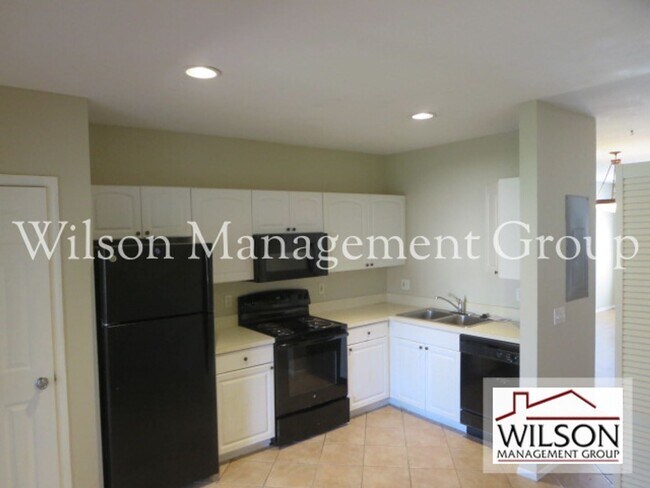 Building Photo - 2 br, 2.5 bath House - 6996 Woodlake Drive