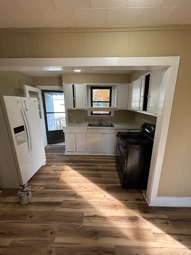 Foto del edificio - 1544 N Sunrise Dr