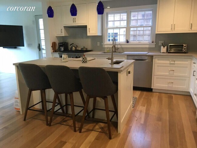 Foto del edificio - 56 Mill Hill Ln