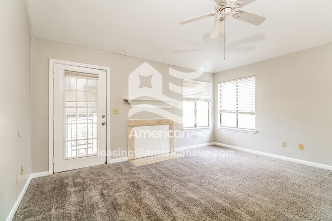 Foto del edificio - 220 Risdon Way