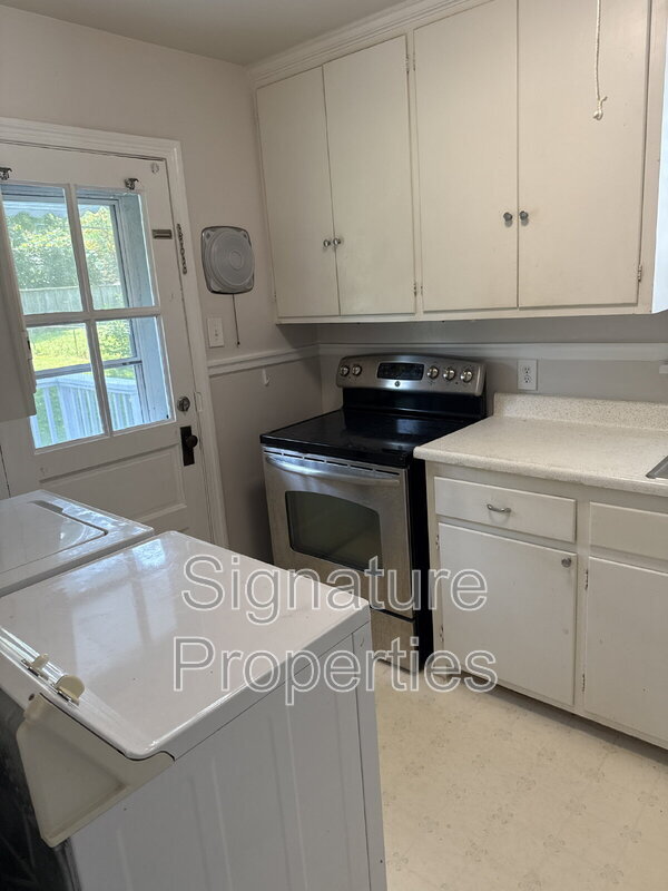 Foto del edificio - 1209 Foxcroft Rd