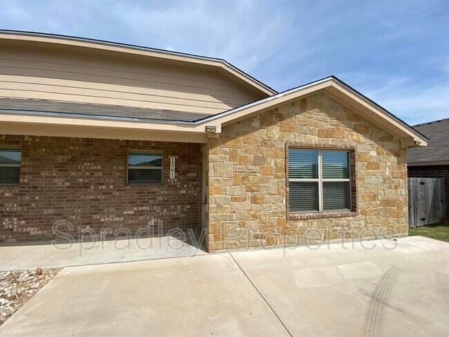 Foto del edificio - 1561 Vani Ct