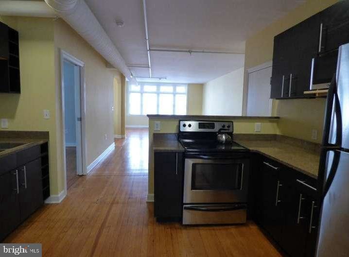 Primary Photo - 218 W 9th St