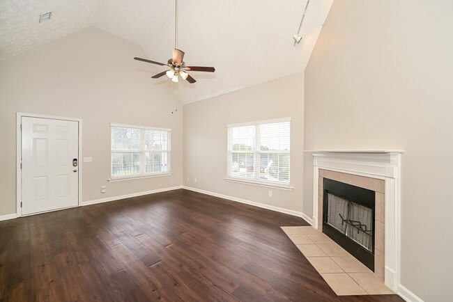 Building Photo - 1903 Champlain Dr