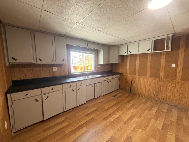 Foto del edificio - 754 N Sharpsville Ave