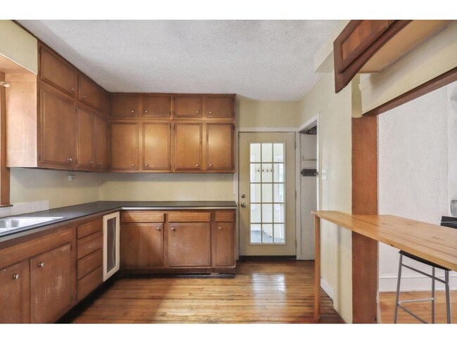 Building Photo - 2515 Lyndale Ave S