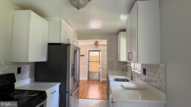 Building Photo - 7401 Camp Alger Ave