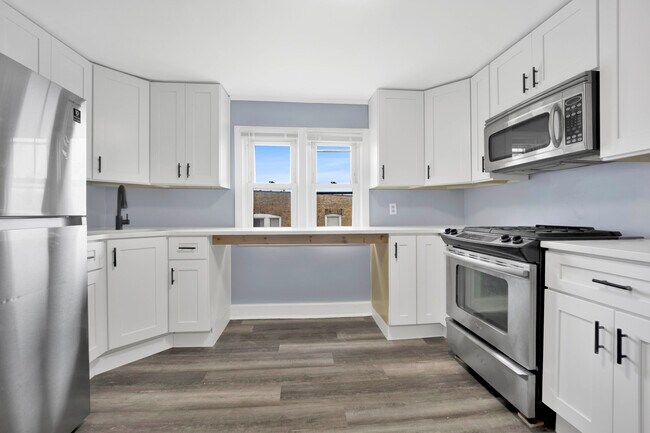 Building Photo - 5039 W Henderson St