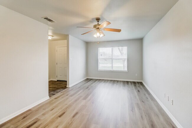 Building Photo - 13718 Vida Ln