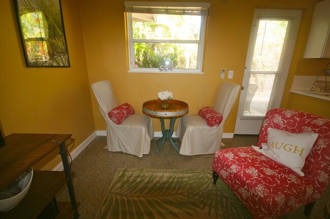 Building Photo - 315 NE 7th Ave