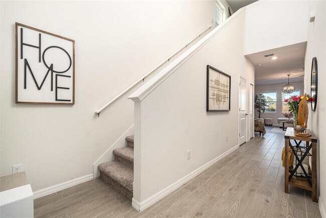 Foto del edificio - 33893 Floating Heart Ct