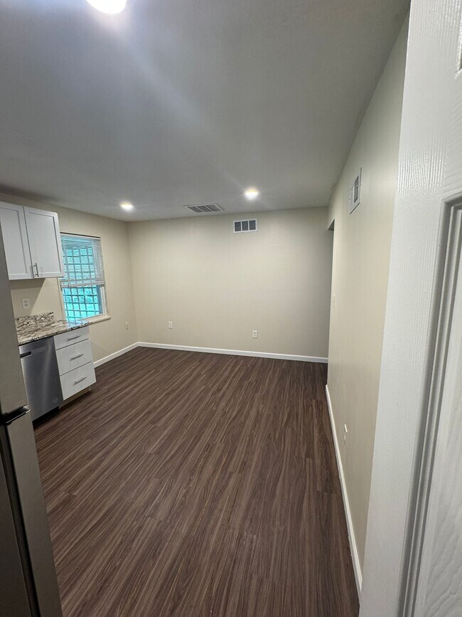 Building Photo - 7035 Quivira Rd