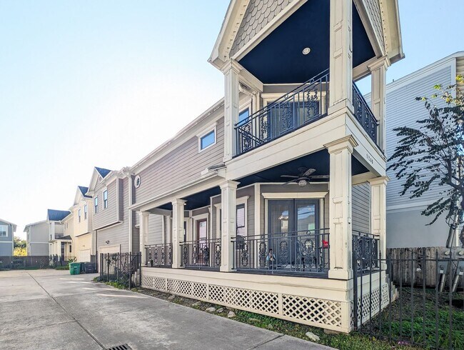 Foto del edificio - 1126 W 17th St