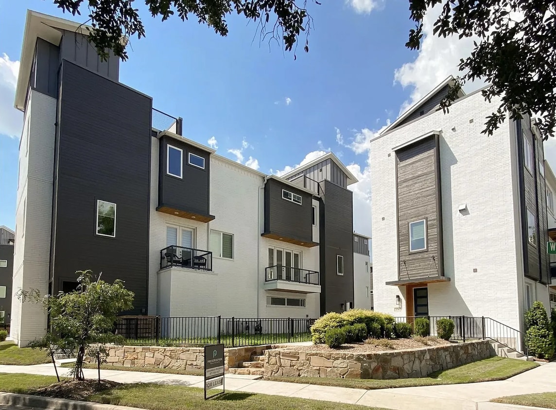 Photo - 2832 Wingate St (Fort Worth, TX)