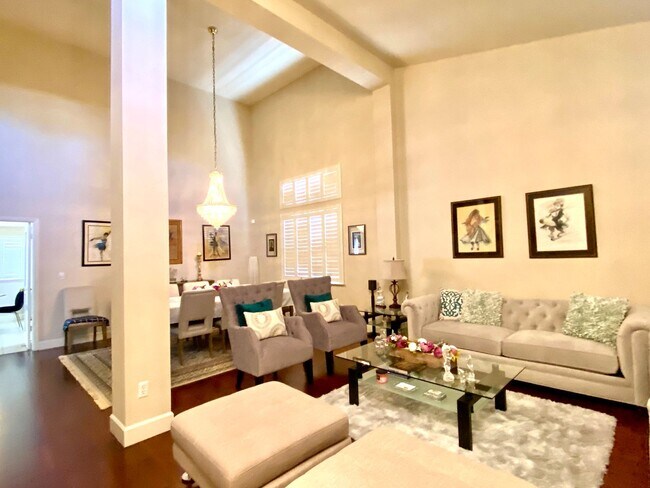 Foto del edificio - Fully Furnished Single-Family Home in San ...