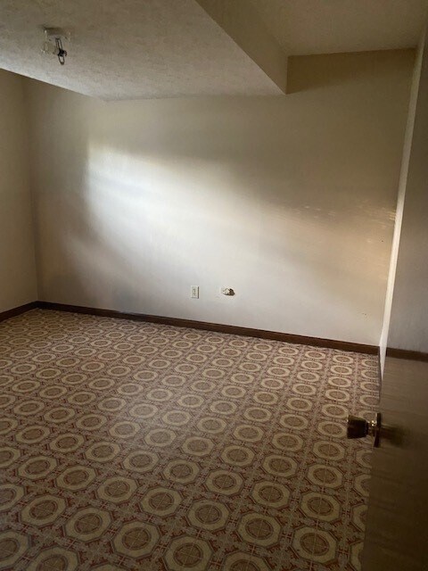 Building Photo - 4806 Stony Brook Dr