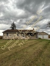 Building Photo - 3221 Conewago Rd