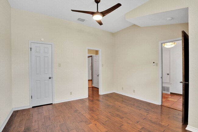Building Photo - 2607 Knights Walk