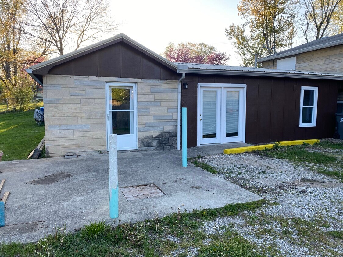 Outside view - 511 W Duncan Dr