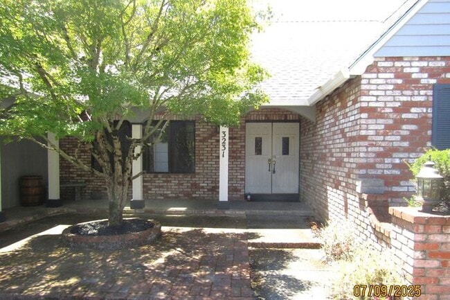 Building Photo - Beautiful Single Story Home in Great Santa...