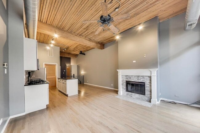 Foto del edificio - 2333 W St Paul Ave