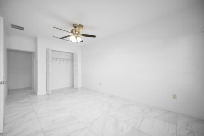 Foto del edificio - 411 SW 34th Ave