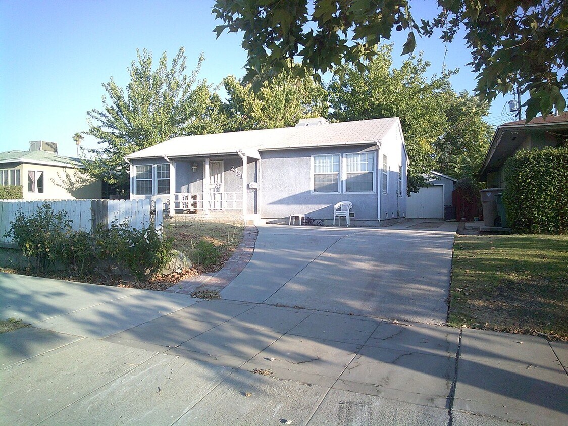 Foto principal - 2431 Chester Ln