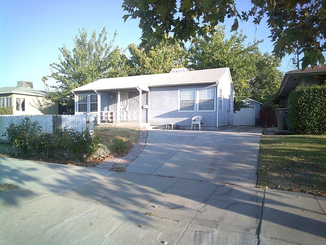 Primary Photo - 2431 Chester Ln