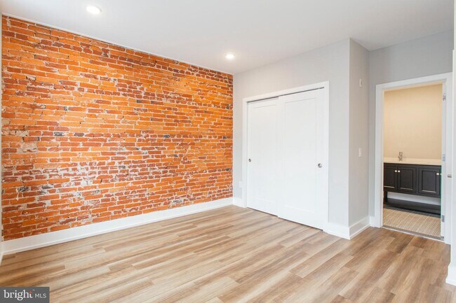 Building Photo - 829 S 4th St