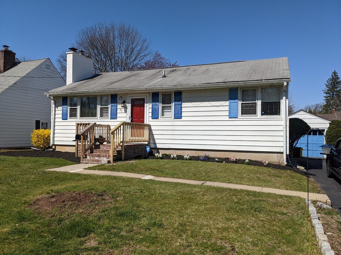 25 Kinney Dr, Ewing Township, NJ 08618 House Rental in Ewing Township