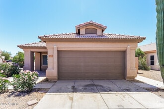 Building Photo - 2723 S 156th Dr