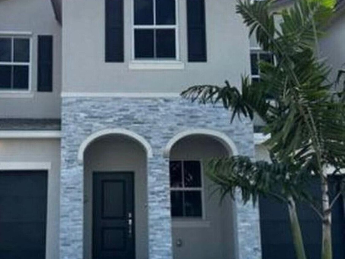 Primary Photo - 3 Bedroom Townhome in Homestead