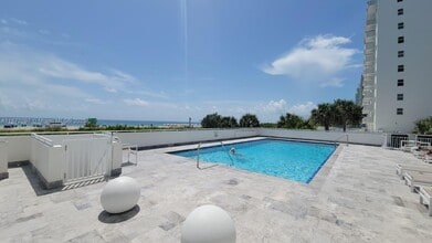 Building Photo - 401 Ocean Dr