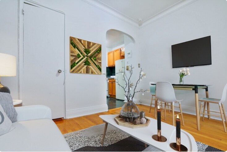 Foto principal - 156 E 85th St