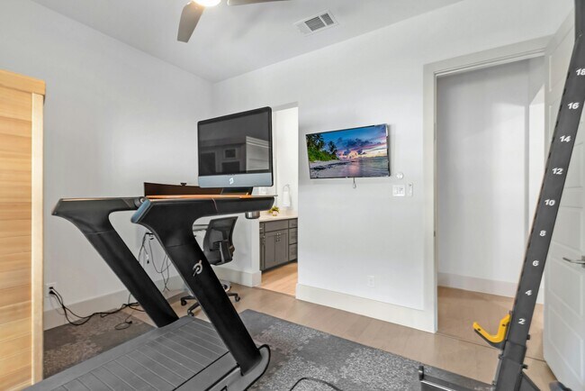 Foto del edificio - 7704 Highcroft Wy