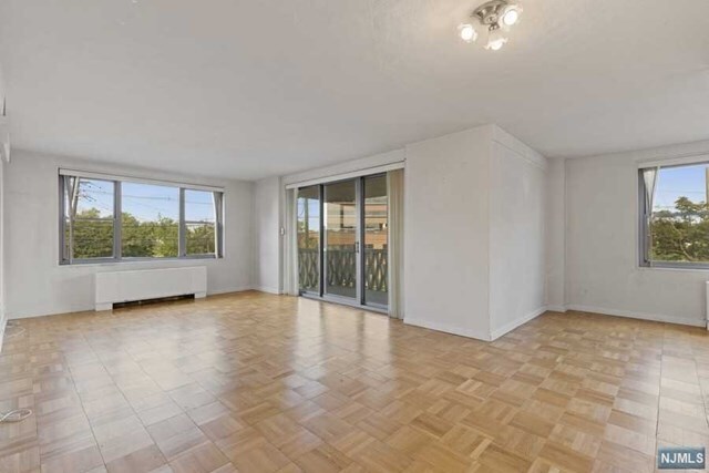 Foto del edificio - 2100 Linwood Ave