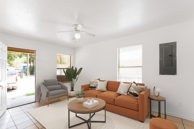 Photo - 313 Isbell Road