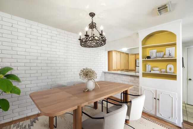 Foto del edificio - 923 Wax Myrtle Ln