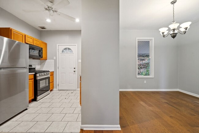 Foto del edificio - Refreshed 3 Bedroom in Elliott minutes fro...