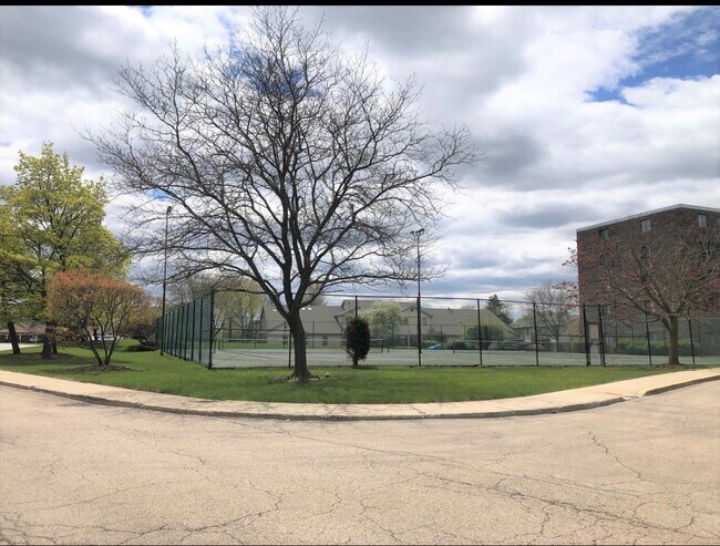 Building Photo - 1460 Fairlane Dr