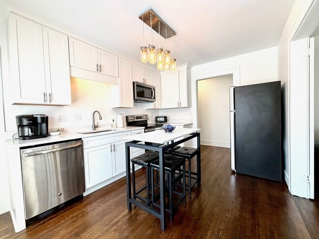 Building Photo - 2104 Park Rd