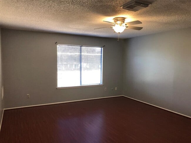 Building Photo - 12162 Huntington Venture Dr