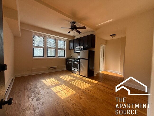 Building Photo - 4737 N Hermitage Ave