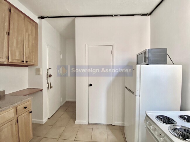 Building Photo - 95 East 7th Street