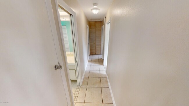 Building Photo - 2645 Hopi Dr
